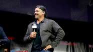 Tom Welling no painel da série "Os Winchester" na New York Comic Con 2022 - Reprodução: Getty Images for ReedPop/Astrid Stawiarz