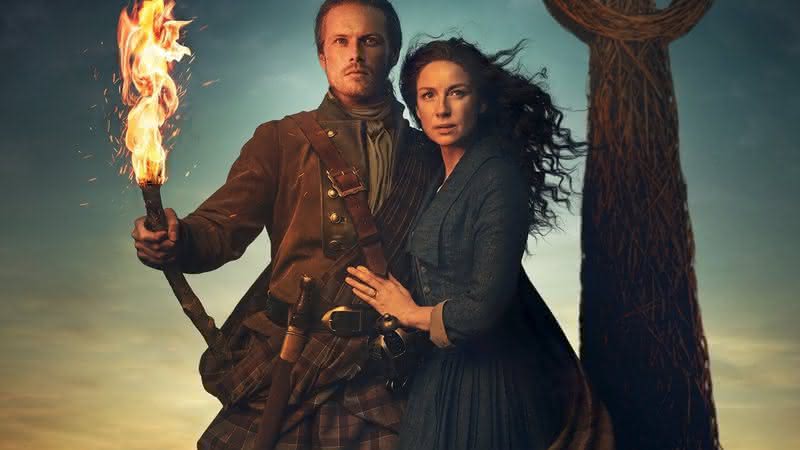 Caitriona Balfe e Sam Heughan são os protagonistas de "Outlander" - (Divulgação/Starzplay)