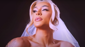 Pabllo Vittar aparece de noiva no clipe de "Ama Sofre Chora" - Reprodução/YouTube