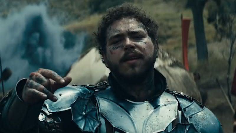 Post Malone no videoclipe de Circles - YouTube