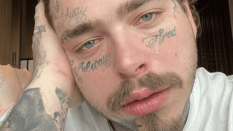 Post Malone em selfie nas redes sociais - Instagram