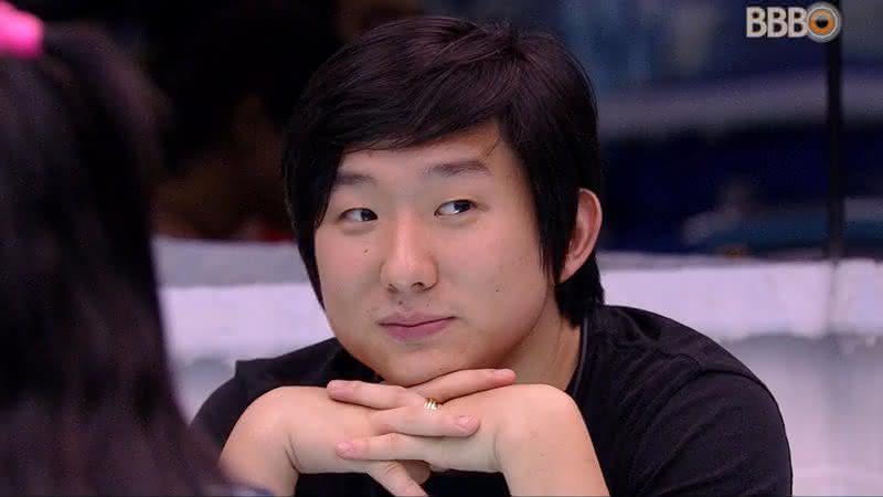 Pyong Lee dentro da casa do BBB20 - Globoplay