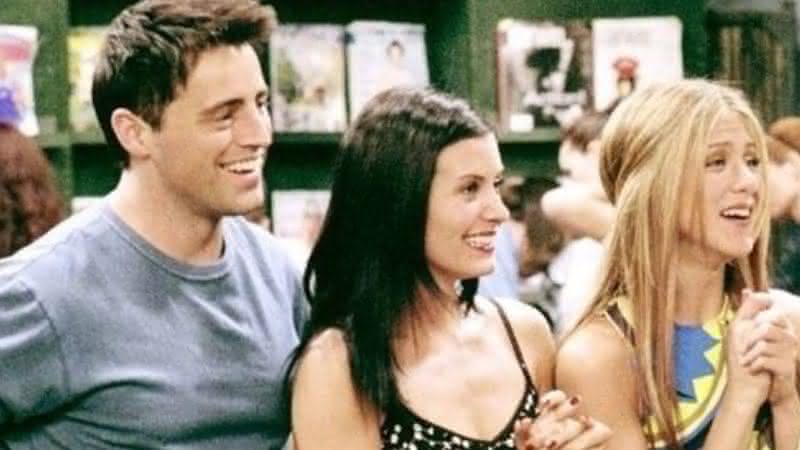 Imagem Courtney Cox compartilha reencontro com Jennifer Aniston e Matt LeBlanc, de Friends