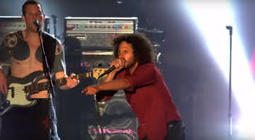 O vocalista do Rage Against The Machine - YouTube