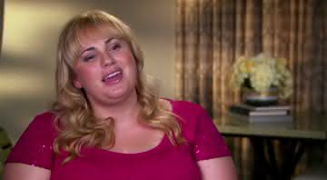 Rebel Wilson em entrevista sobre o filme A Escolha Perfeita 3 - YouTube