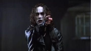 Remake de “O Corvo”, com FKA Twigs e Bill Skarsgård, encerra filmagens - Divulgação/Miramax