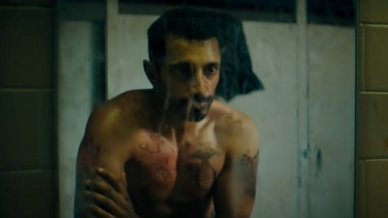 Riz Ahmed é o protagonista de "Encounter" - (Reprodução/Prime Video)