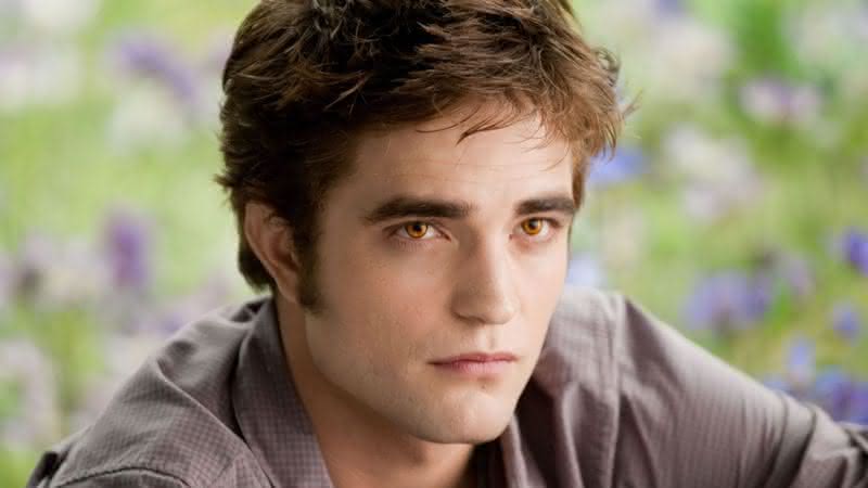 Robert Pattinson como Edward Cullen na saga Crepúsculo - Divulgação/Paris Filmes