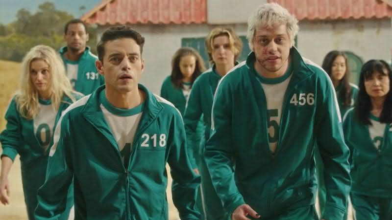 "Round 6" é transformada em música country por Pete Davidson e Rami Malek - Reprodução/NBC