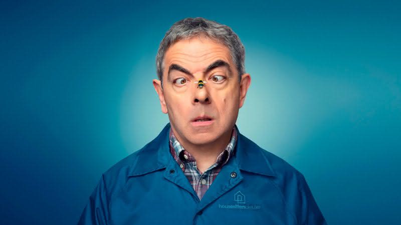 Rowan Atkinson trava batalha intensa contra uma abelha em trailer de nova série da Netflix - Divulgação/Netflix