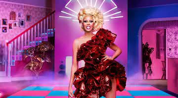 RuPaul em imagem promocional de Drag Race UK - Divulgação/BBC Three