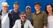 Irmãos Russo com Stan Lee em foto publicada no perfil deles - Twitter