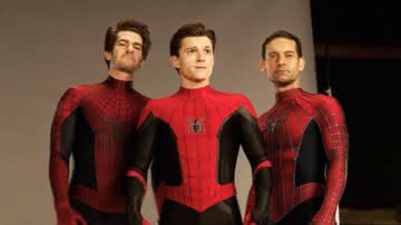 Andrew Garfield, Tom Holland e Tobey Maguire nos bastidores das filmagens de "Homem-Aranha: Sem Volta Para Casa" - Divulgação/Sony Pictures