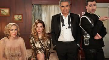 Schitt's Creek levou sete estatuetas durante a cerimônia do Emmy 2020 na noite de domingo (20) - Divulgação/POPTV