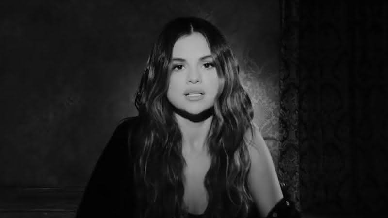 Selena Gomez no clipe de Lose You To Love Me - YouTube