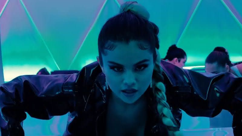 Selena Gomez em Look At Her Now - Youtube