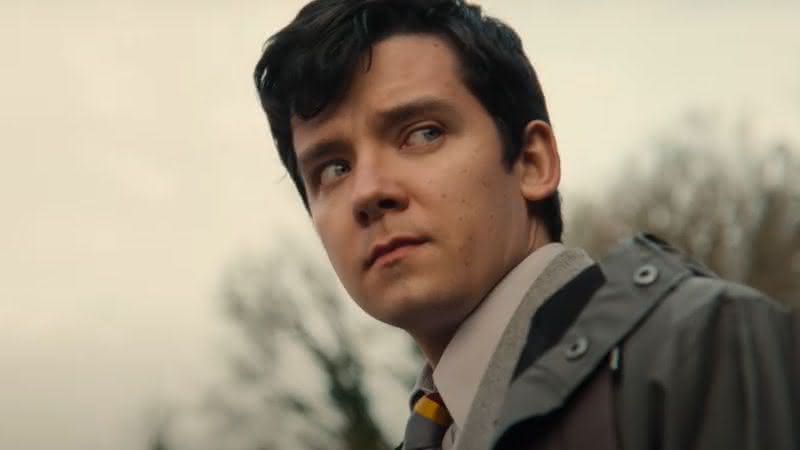 Asa Butterfield interpreta o protagonista Otis na série - (Reprodução/Netflix)