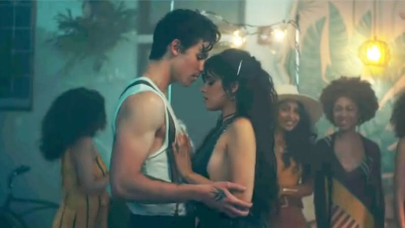 Shawn Mendes e Camila Cabello no clipe de Señorita - YouTube