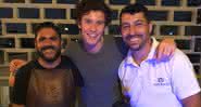 Shawn Mendes chegou ao Brasil na quarta-feira (27) e curtia pagode em uma churrascaria paulista - Instagram