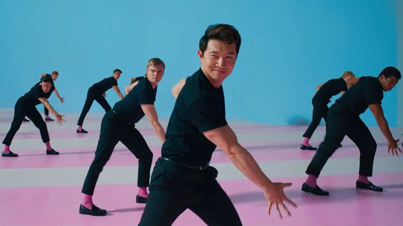 Simu Liu celebra diversidade no elenco de "Barbie": "Diferentes formas, tamanhos, capacidades" - Reprodução/Warner Bros. Pictures