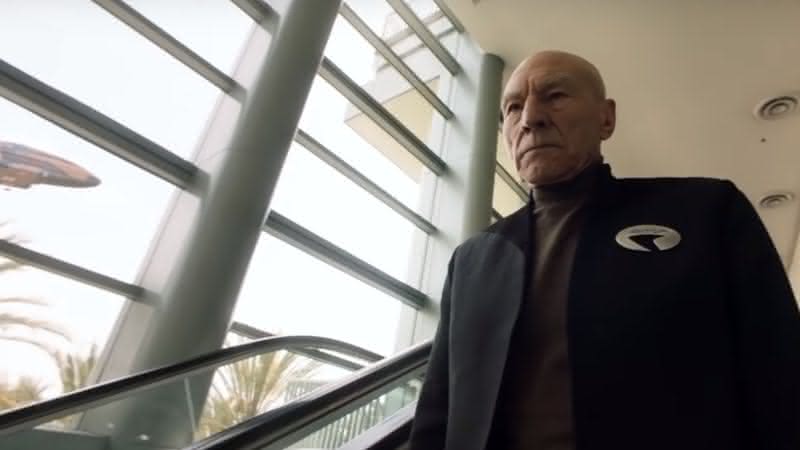 Patrick Stewart retorna ao papel de comandante da frota estelar - Reprodução/Youtube