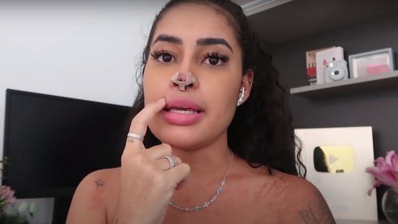 Sthefane em vídeo contando sobre sua rinoplastia - Reprodução/YouTube