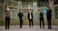 One Direction no clipe de Story of My Life - Reprodução/YouTube