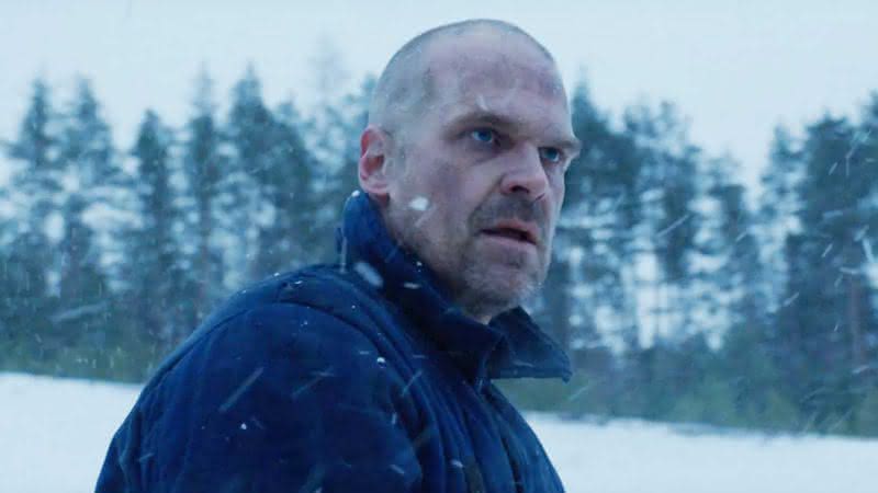 Jim Hopper (David Harbour) aparece vivo na nova prévia de Stranger Things 4 - YouTube