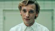 Jamie Campbell Bower interpreta o One em "Stranger Things" - Divulgação/Netflix