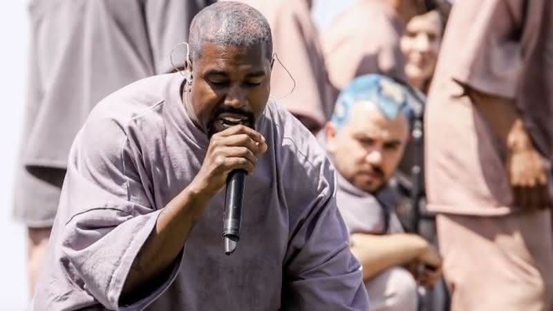 Kanye West  durante o Sunday Service no Coachella 2019 - YouTube