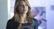 A atriz Melissa Benoist como Supergirl na série de mesmo nome - CBS