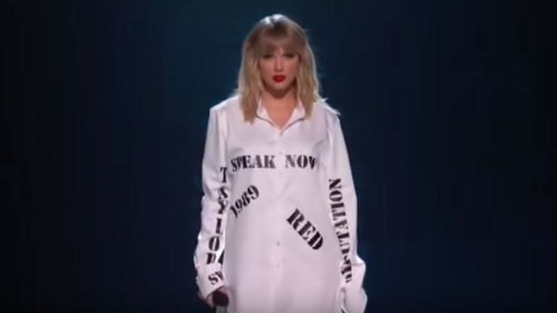 Taylor Swift em apresentação no American Music Awards - YouTube