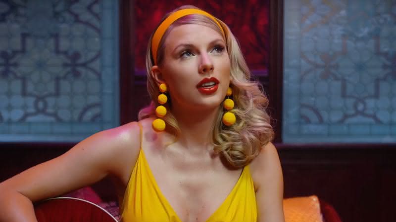 Taylor Swift no clipe da música Lover - YouTube