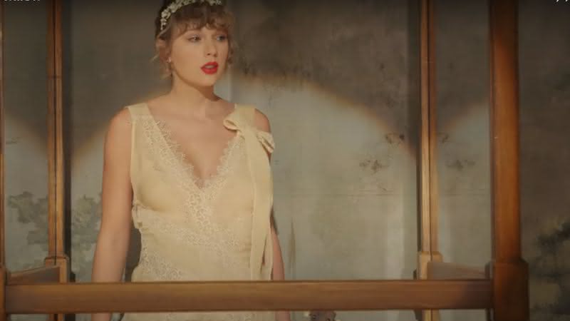 Taylor Swift no clipe de "Willow" - Reprodução/YouTube