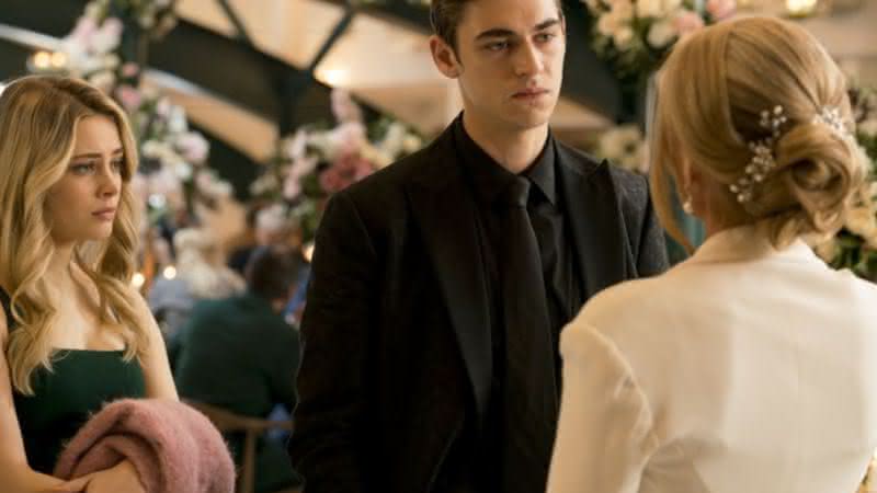 Josephine Lagnford e Hero Fiennes Tiffin retornam como Tessa e Hardin - Divulgação/Diamond Films