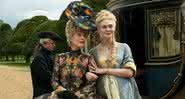 Gillian Anderson e Dakota Fanning em "The Great" - (Divulgação/Hulu)