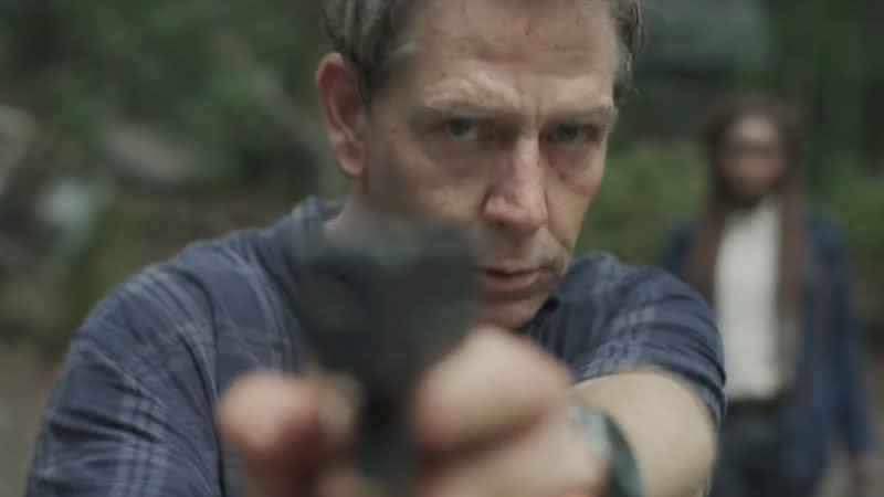 Cena da série  The Outsider, da HBO - YouTube