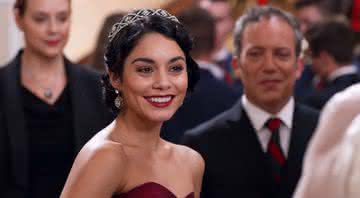 Vanessa Hudgens em A Princesa e a Plebeia - Netflix