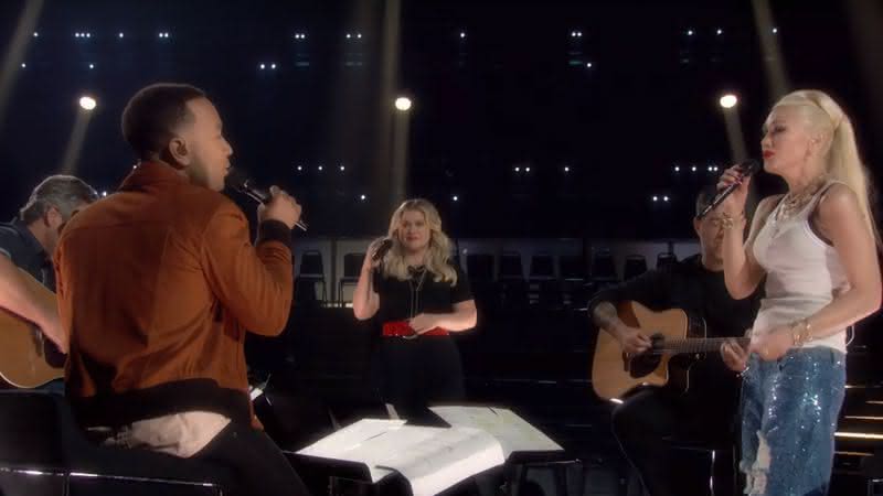 Kelly Clarkson, Gwen Stefani, John Legend e Blake Shelton no The Voice - Reprodução/YouTube