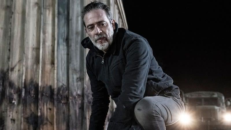 Jeffrey Dean Morgan revelou que quebrou os dois pés durante a gravação de "The Walking Dead" - Reprodução: Star+
