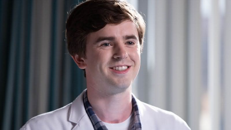 Freddie Highmore como Dr. Shaun Murphy em The Good Doctor - ABC