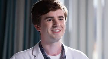 Freddie Highmore como Dr. Shaun Murphy em The Good Doctor - ABC