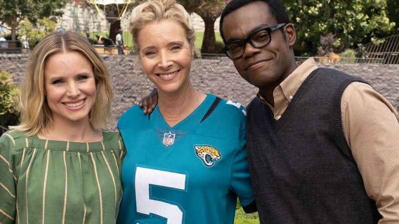 Kristen Bell, Lisa Kudrow e William Jackson Harper em foto no perfil da atriz de Friends - Instagram