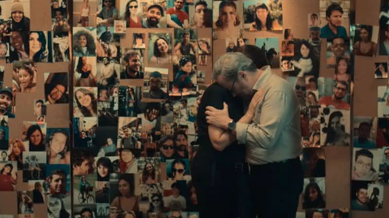 Conheça "Todo Dia a Mesma Noite", livro de Daniela Arbex, que inspirou a minissérie homônima da Netflix - Reprodução/Netflix