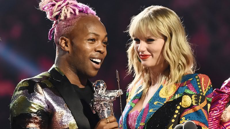 Todrick Hall e Taylor Swift recebem prêmio no VMA 2019. Crédito:  Dimitrios Kambouris/VMN19/Getty Images