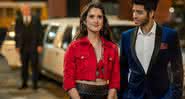 Laura Marano e Mena Massoud em "Tratamento de Realeza" - (Reprodução/Netflix)