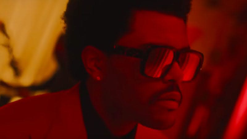 The Weeknd no clipe de "Blinding Lights" - Reprodução/YouTube