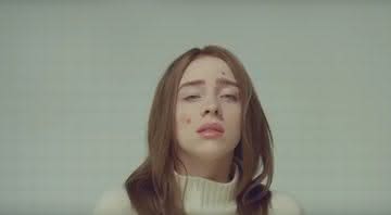 Billie Eilish no clipe da canção Xanny - YouTube