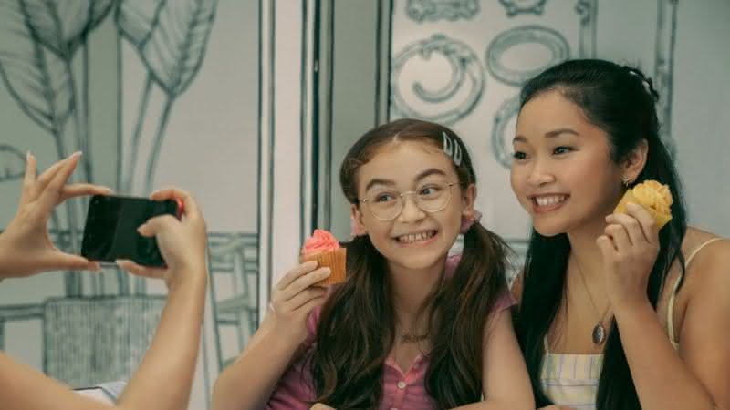 Kitty e Lara Jean em "Para Todos os Garotos: Agora e Para Sempre" - (Reprodução/Netflix)