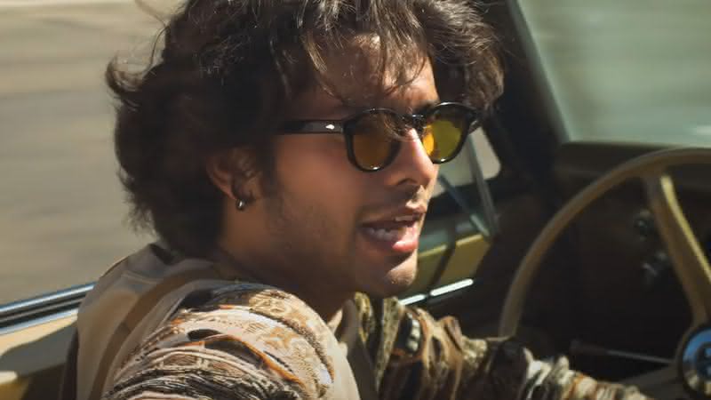 Xolo Maridueña, de "Besouro Azul", estreia como cantor com "On My Way" - Divulgação/Warner Bros. Pictures